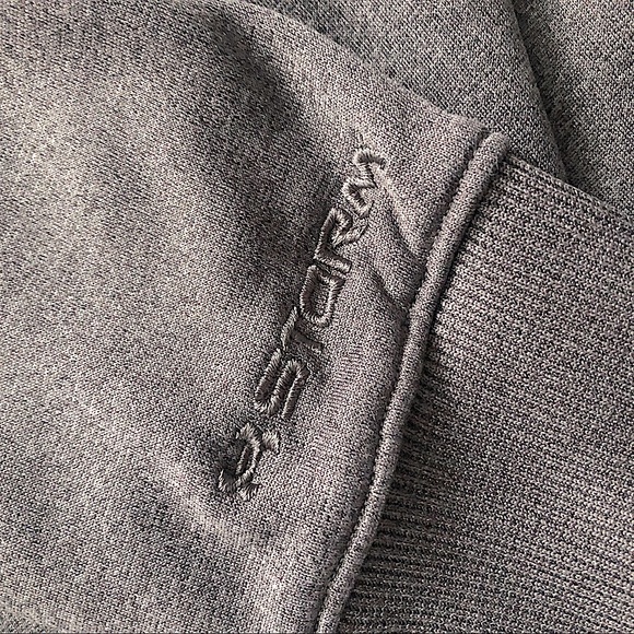 Under Armour Grey & Pink Hoodie Sweater - Picture 4 of 7